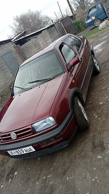 Volkswagen: Volkswagen Vento: 1992 г., 1.8 л, Механика, Бензин, Седан — 1