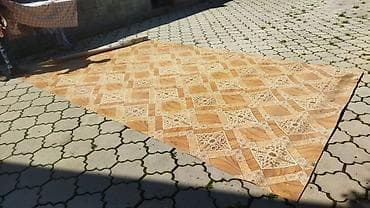 Б/у, Для дома, Длина: 4 м, Ширина: 2.5 м м, ПВХ, цвет - Бежевый, Рулон, С рисунком, Россия — 1