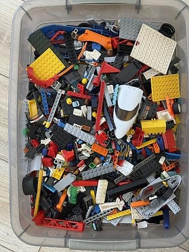 национальные вещи: Смешанный лот деталей LEGO в контейнере. - Тип: россыпь деталей для — 1
