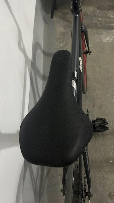 фикс ош: Велосипед Fixed Gear в черном цвете с красными ободами — 3