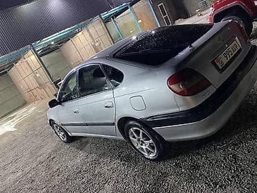Toyota Avensis: 2002 г., 1.8 л, Механика, Бензин, Хэтчбэк — 2