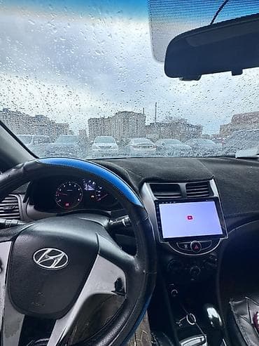 suzuki liana: Hyundai Accent: 2012 г., 1.4 л, Автомат, Бензин, Седан — 4