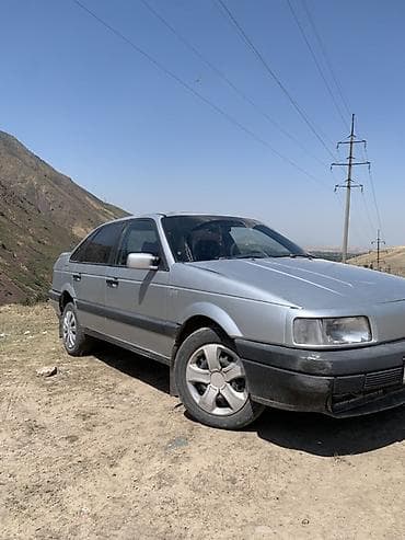 Volkswagen Passat: 1992 г., 1.8 л, Механика, Бензин, Седан at lalafo.kg Volkswagen Passat: 1992 г., 1.8 л, Механика, Бензин, Седан