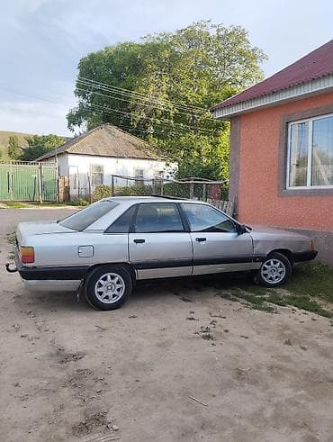 Audi 100: 1990 г.