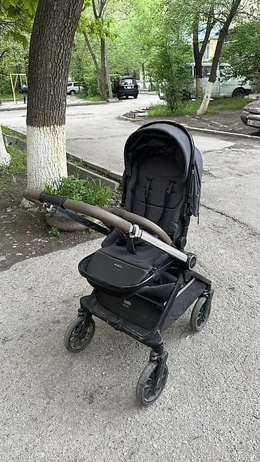 Прогулочная коляска Kidilo (цвет: графитовый/черный) - Компактная