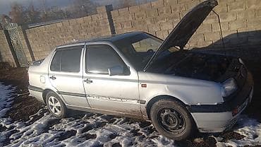 Dacia: Volkswagen Vento: 1992 г., 1.8 л, Механика, Бензин, Седан — 7