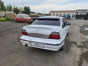 265 65 р17: Daewoo Nexia: 1996 г., Механика, Бензин, Седан — 4