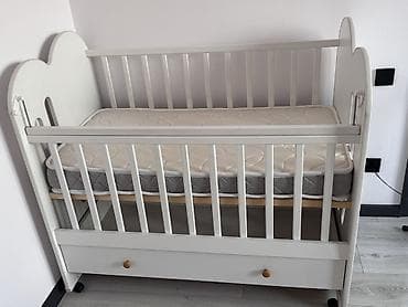 sofa bed: Детская кроватка в отличном состоянии, Белого цвета, прочная и — 1