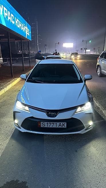 byd plus: Toyota Corolla: 2019 г., 1.8 л, Вариатор, Гибрид, Седан — 1