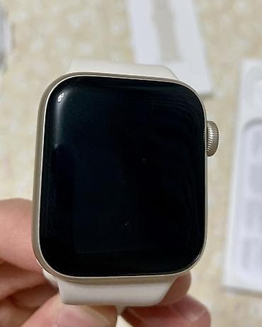retina: Apple Watch SE (2nd generation), 40 мм, цвет Starlight В отличном — 4