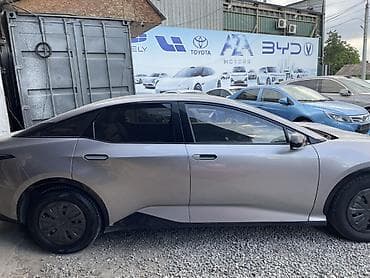 тайота электромобиль: Toyota bZ3: 2023 г., Автомат, Электромобиль, Седан — 3