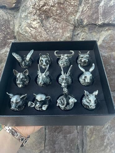 из серебра: • Набор рюмок в подарочной коробке: • 12 стопок-перевертышей (знаки — 4