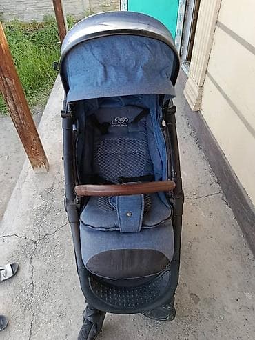 детская коляска chicco simplicity: Прогулочная коляска Sweet Baby (SB) в синем цвете.Состояние.Б.у — 1