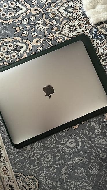 Характеристики: 	•	Ноутбук Apple MacBook Air M1 13,3” (Retina экран