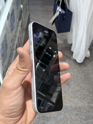 смарт кольцо: IPhone 16, 128 ГБ, белый - Память: 128 GB - Наклейка на устройстве — 2