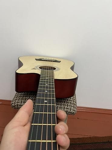 cd disk: Акустическая гитара дредноут с вырезом (cutaway) - Корпус формата — 3