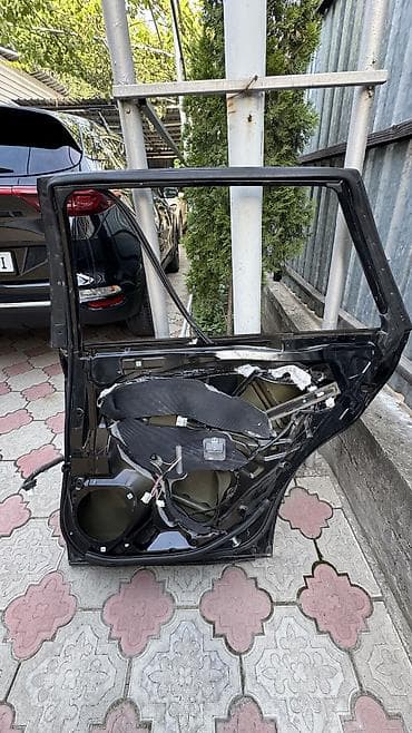 Автозапчасти: Дверь Задняя правая Subaru, Б/у, Оригинал — 2