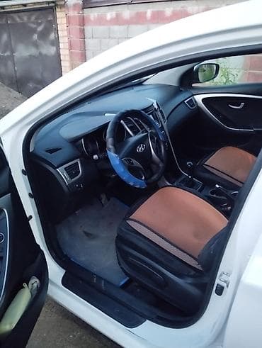 Hyundai i30: 2016 г., 1.6 л, Кол менен иштөөчү, Бензин, Универсал — 3