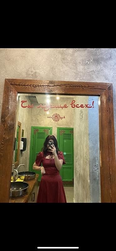 Жеке буюмдар: Вечернее платье бордового цвета - Фасон: приталенное с расклёшенной — 1