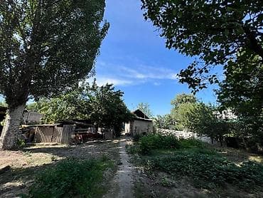 Продажа домов: Продаётся дом с участком 8 соток (по факту больше). Дом старый, но — 7
