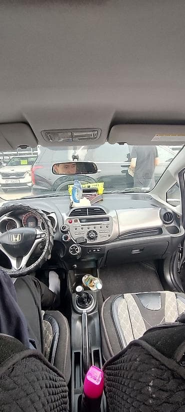 Honda Jazz: 2008 г., 1.3 л, Механика, Хэтчбэк