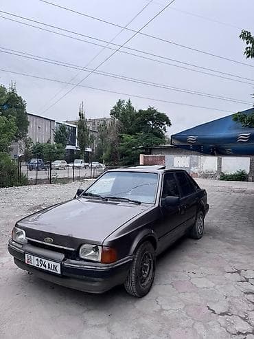 byd leopard: Ford Escort: 1990 г., Автомат, Бензин, Седан — 6