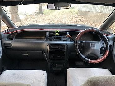 салон на авто: Mitsubishi Chariot: 1996 г., Бензин, Универсал — 6