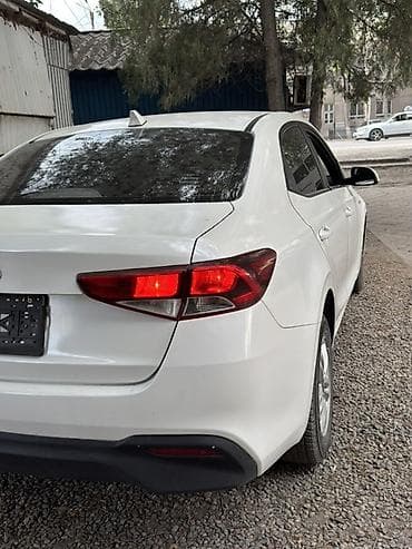 Унаа сатуу: Kia Forte: 2019 г., 1.6 л, Кол менен иштөөчү, Бензин, Седан — 5