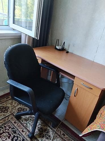 диван для офиса: Продам компьютерный стол с креслом — 1