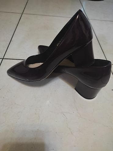 Сабо: Продаю туфли, женские. 34 размер. Лакированные. Цвет тёмный бордо — 5