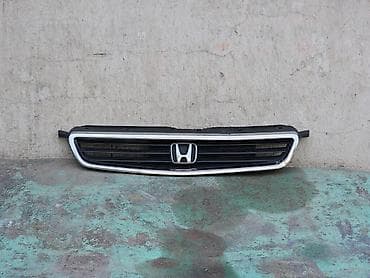 rx 550: Решетка радиатора Honda 1996 г., Б/у, Оригинал — 1
