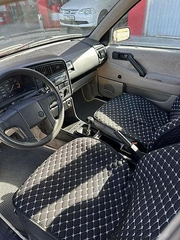 Транспорт: Volkswagen Passat Variant: 1992 г., 1.8 л, Механика, Бензин, Универсал — 5