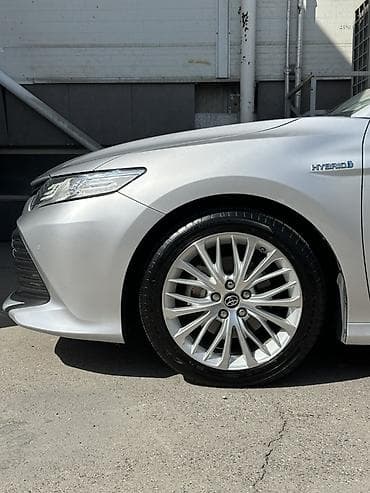 es 200: Toyota Camry: 2018 г., Гибрид, Седан — 3