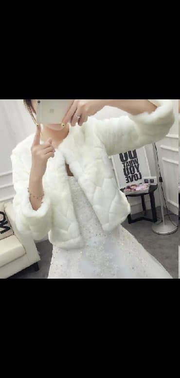 срочно продаю в связи с переездом: Продаю белые шубки — 3