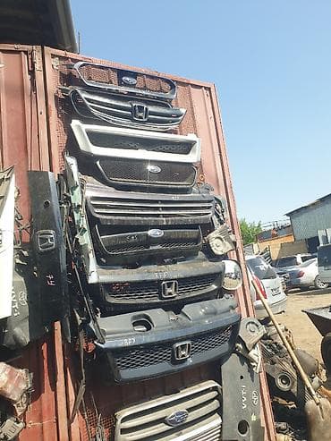 Решетка радиатора Subaru 2005 г., Б/у, Оригинал