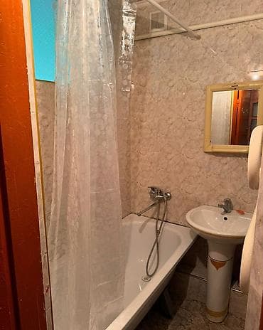 3 комнаты, 63 м², Индивидуалка, 3 этаж, Старый ремонт — 3