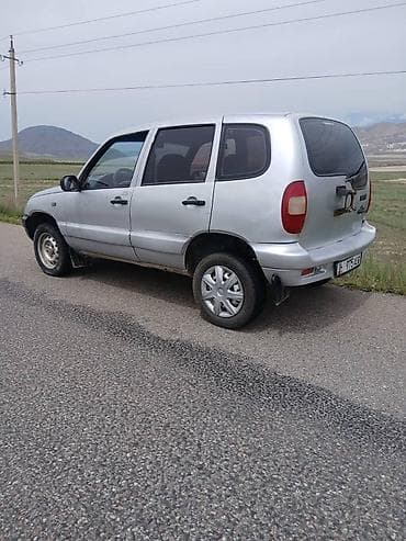 mers 211: Chevrolet Niva: 2004 г., 1.7 л, Механика, Бензин, Внедорожник — 1
