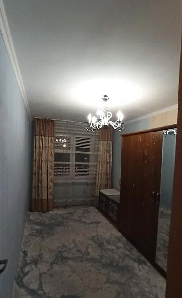 продаю квартиру 4 микрайоне: 2 комнаты, 43 м², 104 серия, 2 этаж — 3