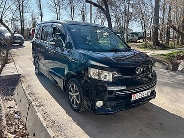 Toyota: Toyota Voxy: 2008 г., 2 л, Автомат, Бензин, Минивэн — 4