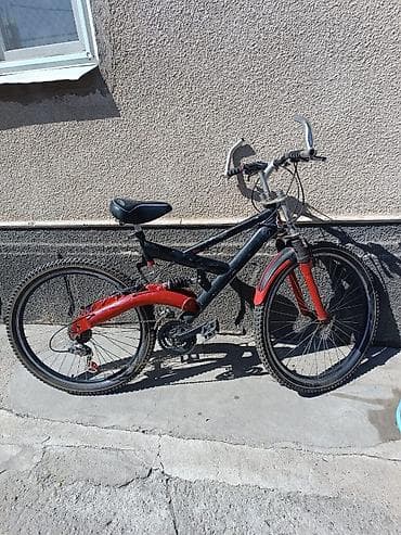 матор для велосипед: Горный велосипед с полноразмерными колесами (примерно 26"). Рама — 2