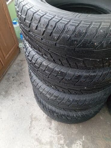 Шины 275 / 60 / R 18, Зимняя шипованная, Б/у, Комплект, Внедорожные (АТ/МТ)