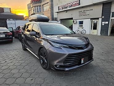 8: Toyota Sienna: 2021 г., Гибрид, Минивэн — 1