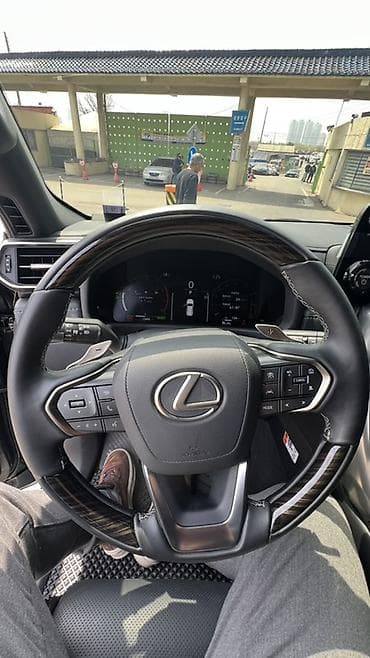 l9 pro: Lexus LX: 2025 г., 3.4 л, Гибрид, Внедорожник — 8
