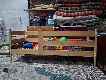 Бюро находок: 1200 сом срочнооооДетская деревянная кроватка с бортиками - Материал — 1