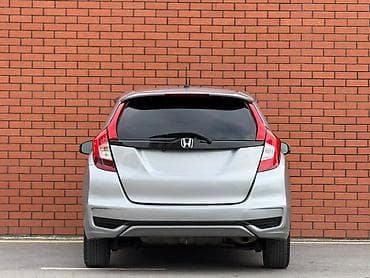 Унаа: Honda Fit: 2017 г., 1.5 л, Кол менен иштөөчү, Бензин, Хетчбек — 5