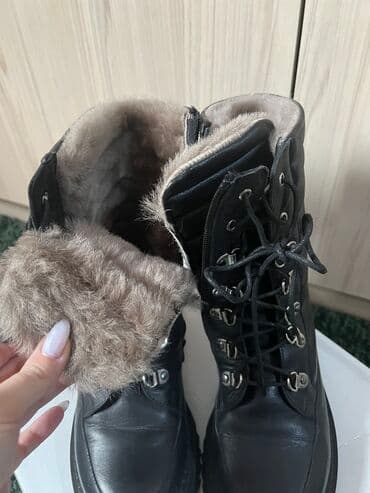 сапоги зимние женские натуральная кожа натуральный мех распродажа: Продаю зимние ботинки. Натуральная кожа и натуральный мех. Обули один — 3
