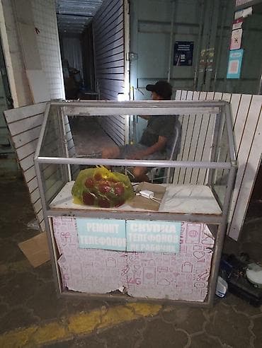 Продаю витрину 2шт 5т.сом at lalafo.kg Продаю витрину 2шт 5т.сом