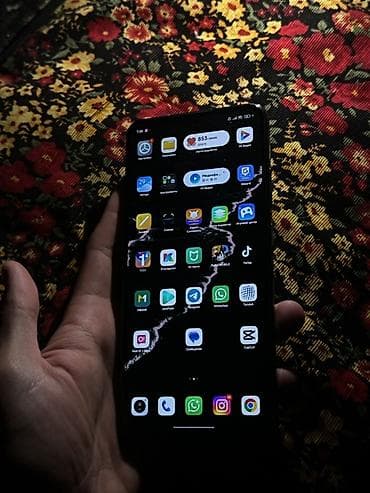 iphone xс: Смартфон с экраном 120 Гц В идеале срочно нужны деньги Все радной 1 — 3