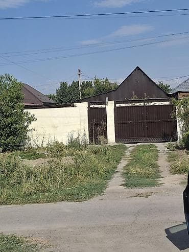уланит: Продаётся земельный участок с жилым домом и хозяйственным двором. - — 1