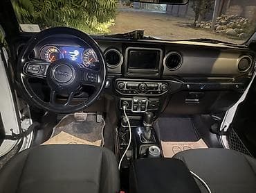 Продажа авто: Jeep Wrangler: 2021 г., 2 л, Автомат, Бензин, Внедорожник — 4